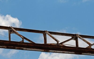 Corrosión en estructuras metálicas. ¿Por qué algunas estructuras metálicas se oxidan más rápido en Acapulco?